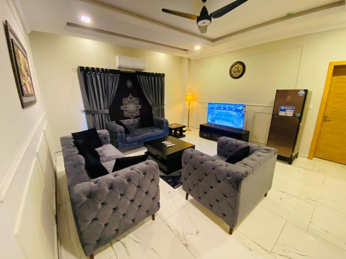 Holidazzle Serviced Apartments Bahria Town Rawalpindi Exterior photo