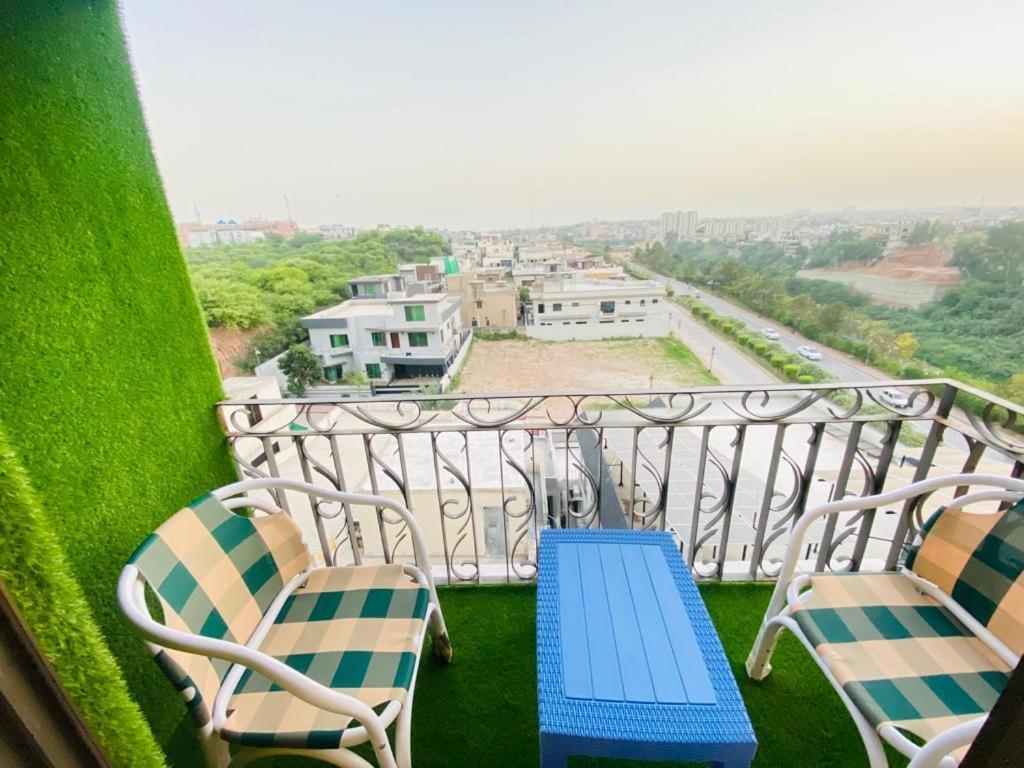 Holidazzle Serviced Apartments Bahria Town Rawalpindi Exterior photo