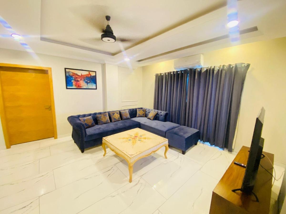 Holidazzle Serviced Apartments Bahria Town Rawalpindi Exterior photo