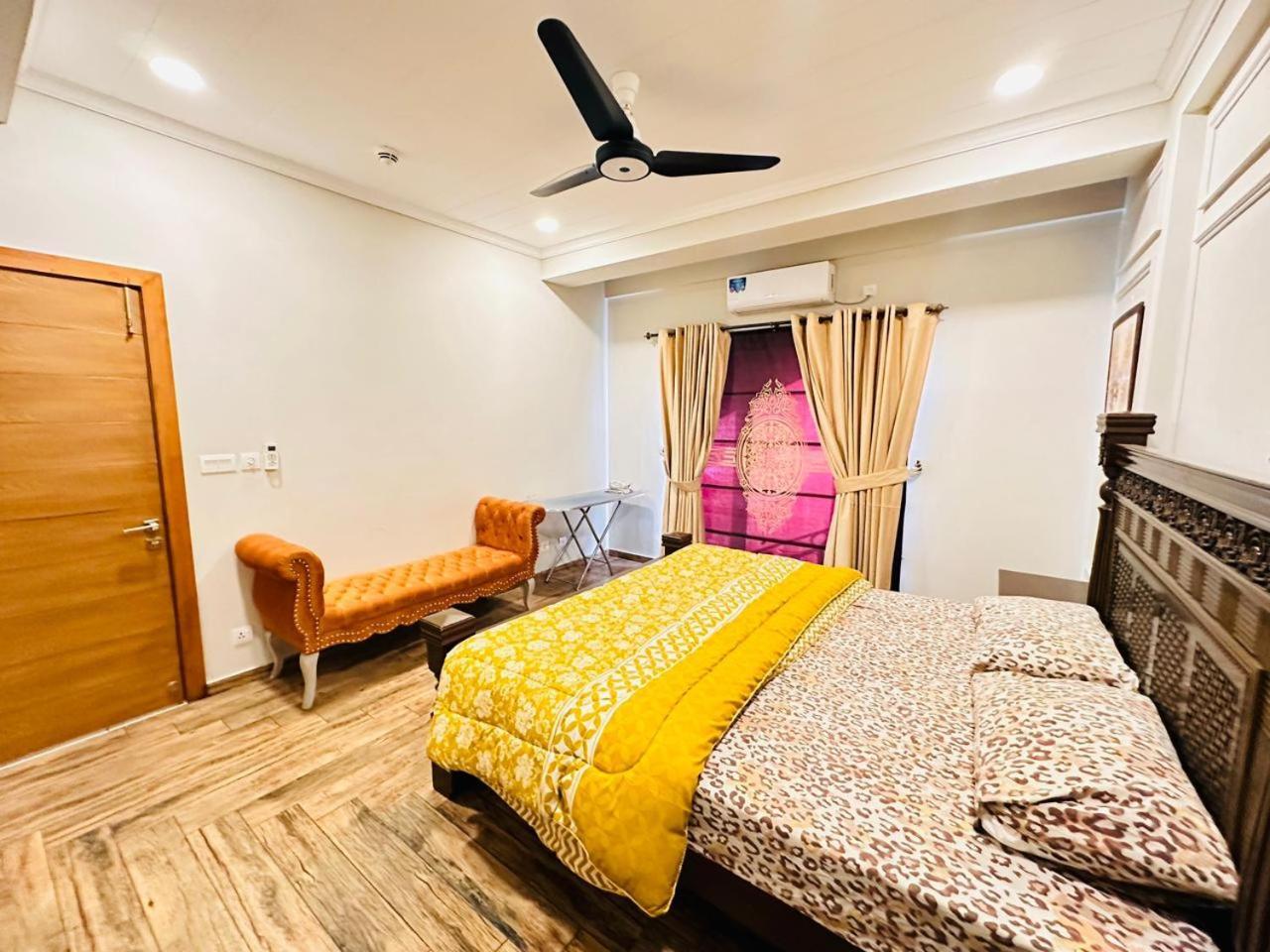 Holidazzle Serviced Apartments Bahria Town Rawalpindi Room photo